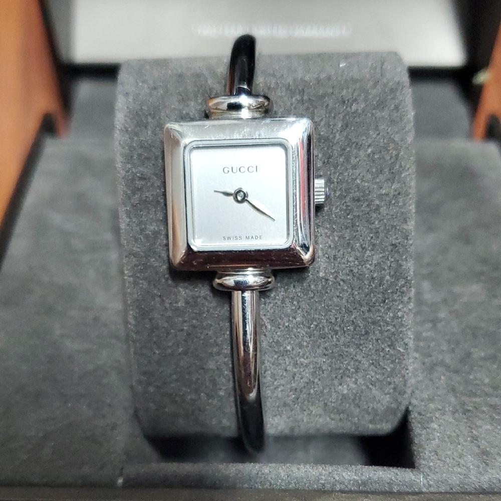 Authentic Gucci Silver Women's Watch - Picture 2 of 5